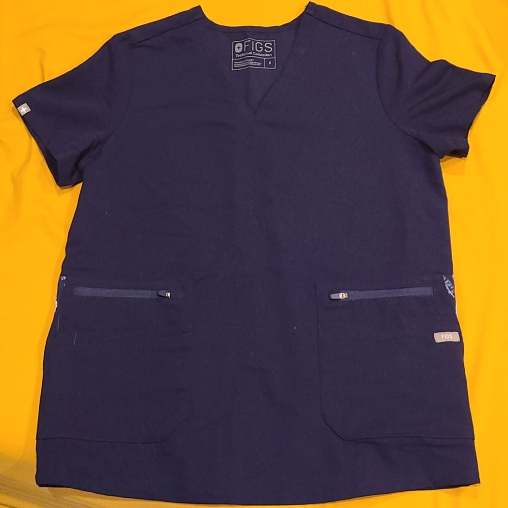 FIGS scrub top size small EUC